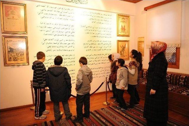 Taceddin Dergahı Müzesi’ne Ziyaretçi Akını