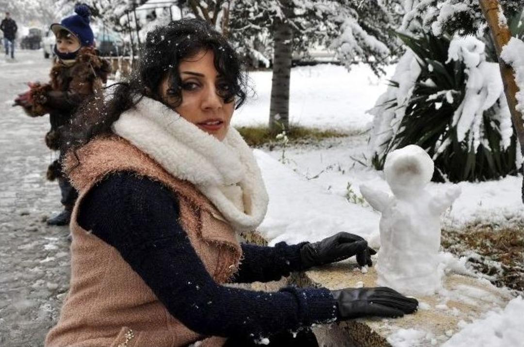 Nevşehir&rsquo;de Kar Yağışı Ve Sis Etkili Oluyor