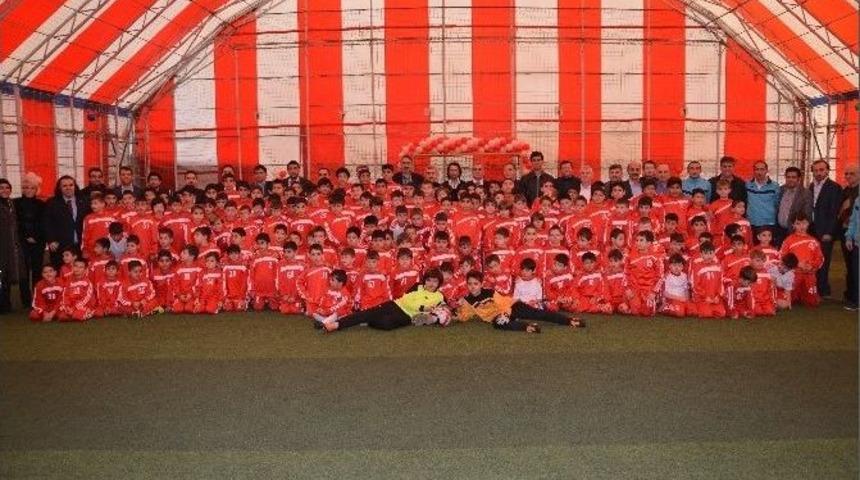 Geleceğin Yıldızları K&ouml;rfez Futbol Akademisinden Yetişecek