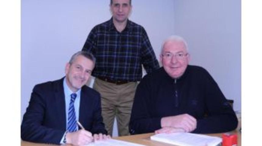 Tofaş'a Yunanlı Antren&ouml;r