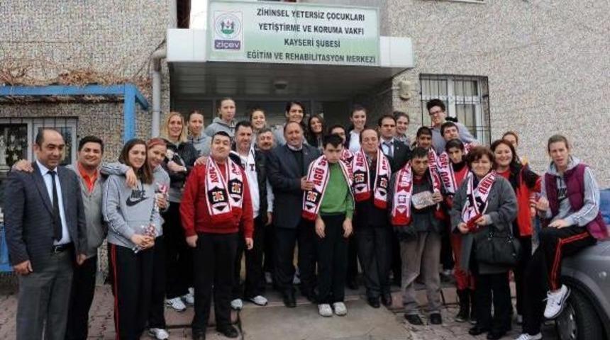 Abdullah G&uuml;l &Uuml;niversitesi Atıyor, Engelliler Kazanıyor