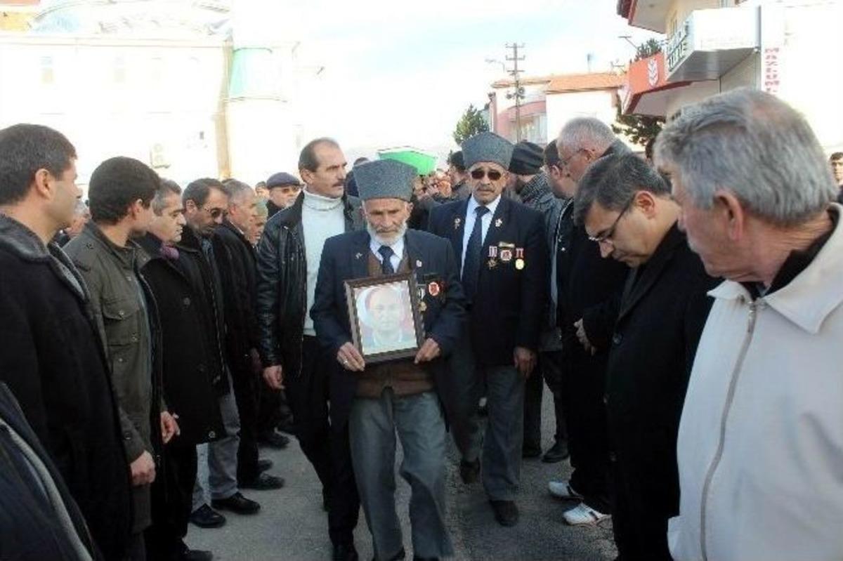 83 Yaşında Vefat Eden Kore Gazisi Askeri T&ouml;renle Uğurlandı