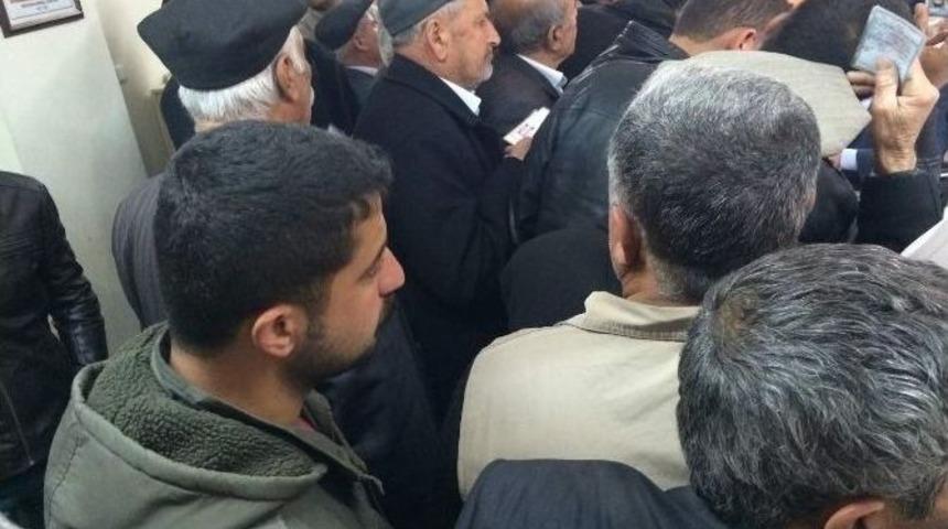 &Ccedil;ift&ccedil;iler &Ccedil;ks Kuyruğunda