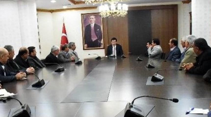 Vali K&uuml;&ccedil;&uuml;k K&ouml;y Korucuları İle Toplantı Yaptı