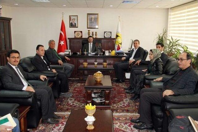 Hdp Eş Genel Başkan Yardımcısı &Ccedil;elik&rsquo;ten Belediye Ve &Uuml;niversiteye Ziyaret 1