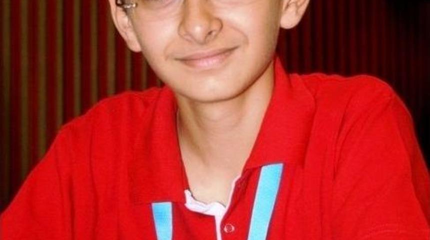 Satran&ccedil;ta İki &Ouml;nemli Başarı