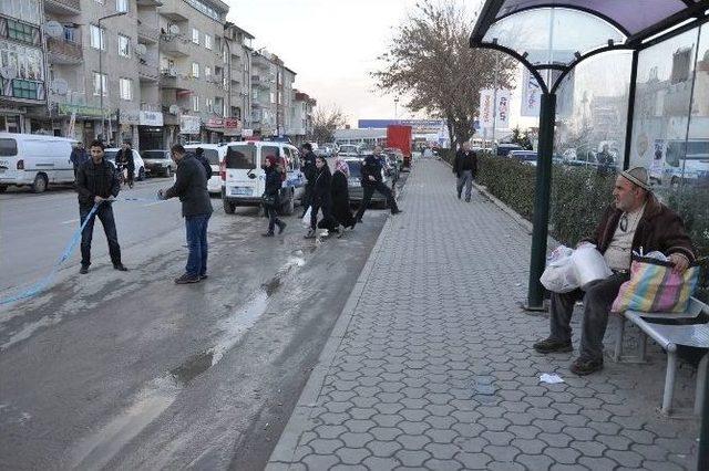Ş&uuml;pheli Paketten Erzak Yardımı &Ccedil;ıktı 3