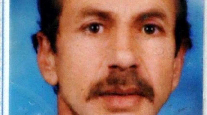 Babasını &Ouml;ld&uuml;rd&uuml;, 17,5 Yıl Hapse Mahkum Oldu