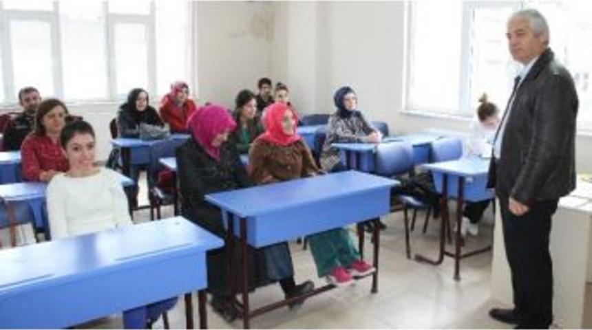 Tekkek&ouml;y&rsquo;de Bireysel Kariyer Danışmanlığı Eğitimi