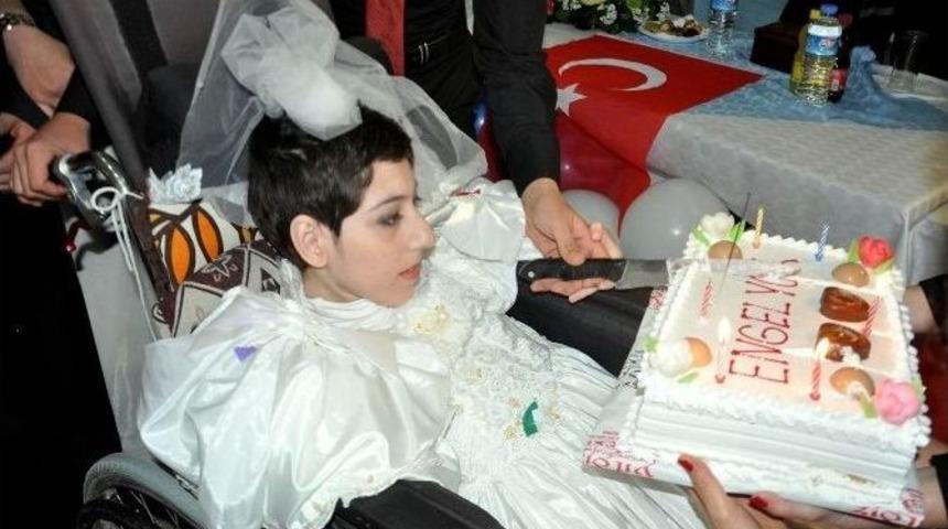 Engelli Gelin Ve Damatlar