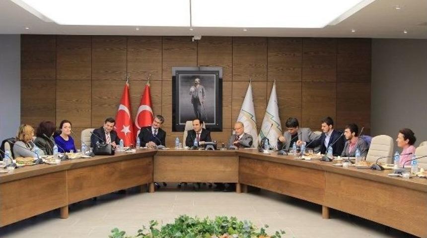 Uşak&rsquo;ta Okuyan Tekstil &Ouml;ğrencilerine İş İmkanı Hazır