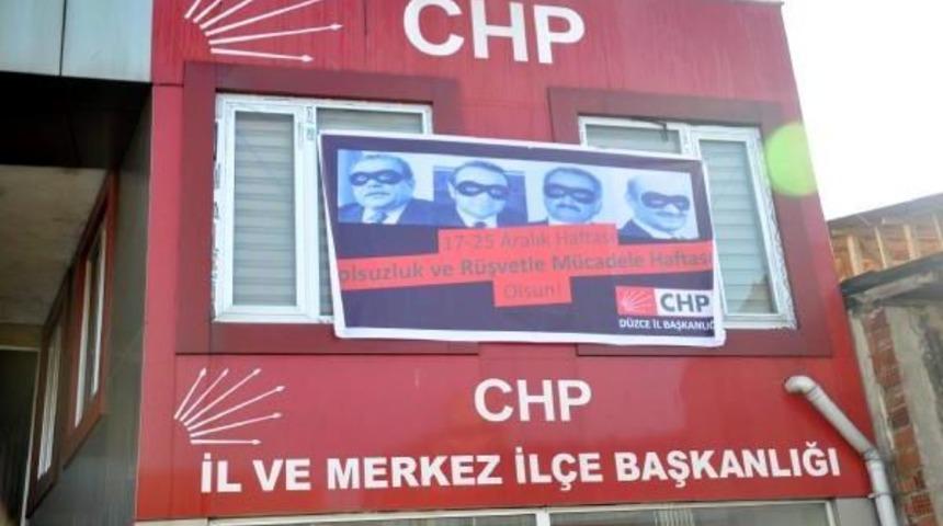 Chp'nin Astığı Pankart Kaldırıldı