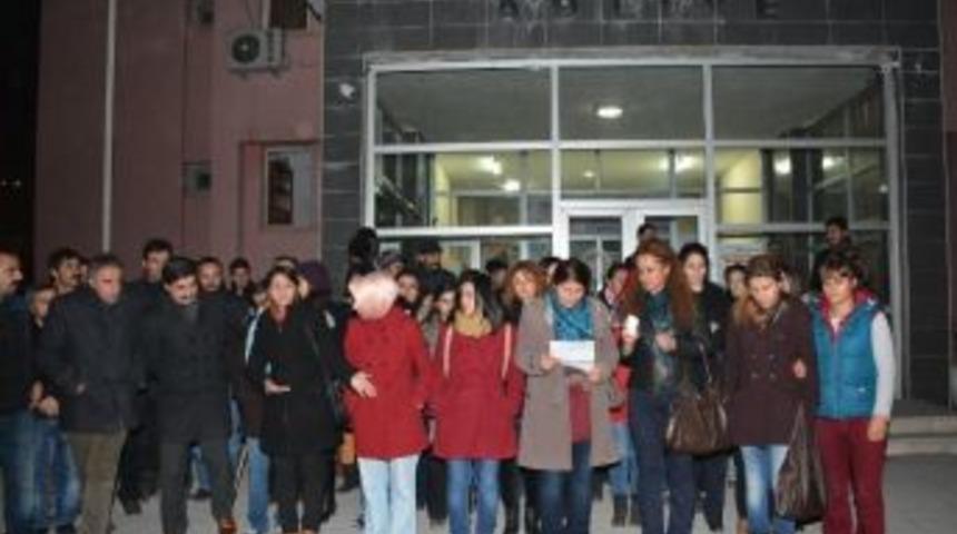 D&ouml;hk Bileşenleri, Tecav&uuml;z Edilen 15 Yaşındaki Kızın Duruşmasını Takip Etti