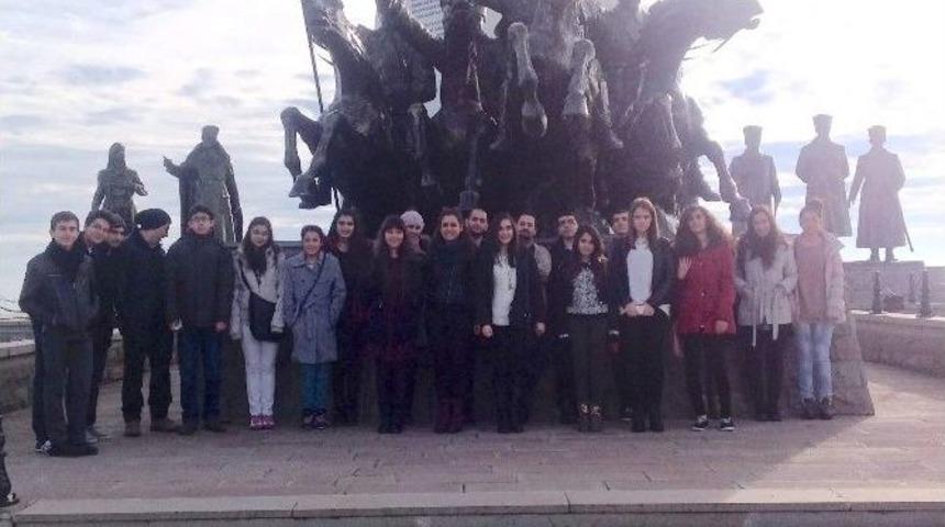 Tam Burslu &Ouml;ğrenciler Geziye Katıldı