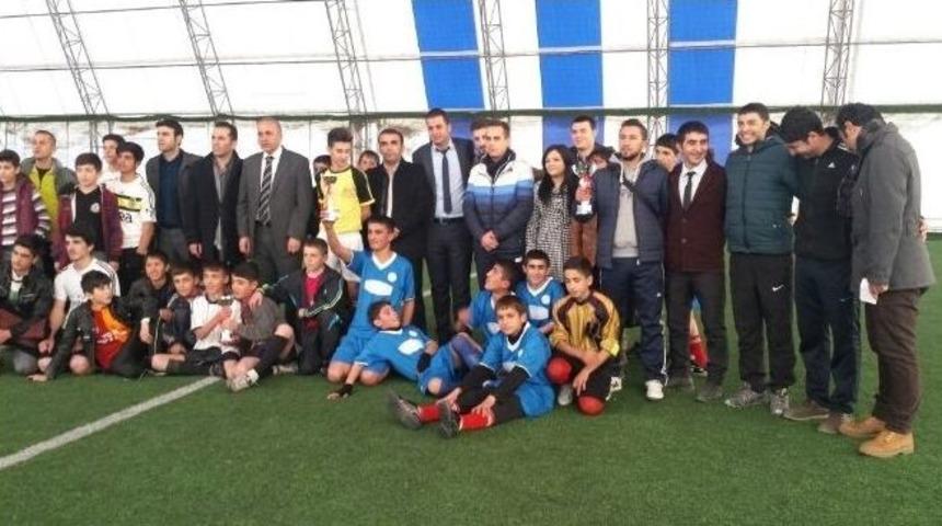 Hakkari&rsquo;de Futsal Turnuvası Sone Erdi