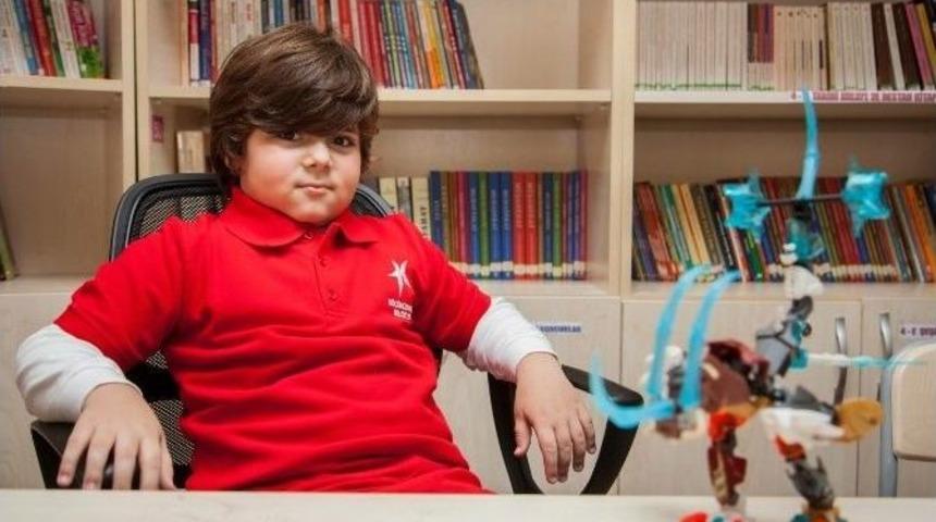 154 Iq&rsquo;ya Sahip Minik Dahi, Bilim Adamı Olmak İstiyor