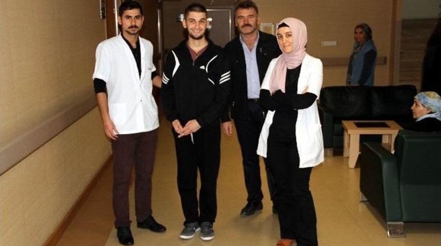 7 Kattan Asans&ouml;r Boşluğuna D&uuml;şen Gen&ccedil; Y&uuml;r&uuml;meye Başladı