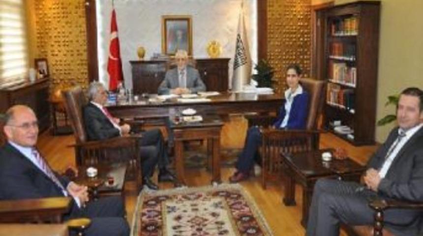 Rekt&ouml;r Ağırak&ccedil;a: Artuklu &Uuml;niversitesi Barış S&uuml;recinde Kilit Rol Oynuyor