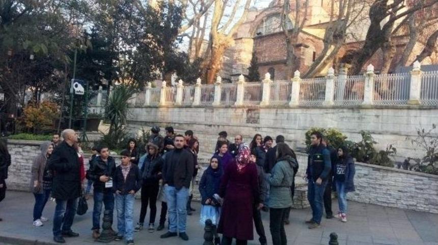 Beyaz Kalpler, İstanbul Gezisine &Ccedil;ıktı