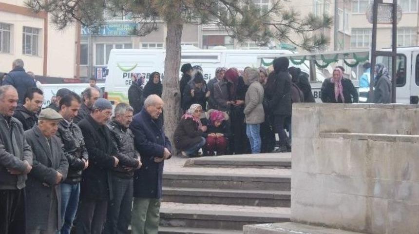 Trafik Kazasında &Ouml;len Danışma G&ouml;revlisi Toprağa Verildi