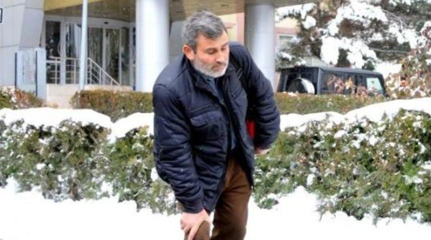 Van'da Kaybolan Kızının İzini Arıyor