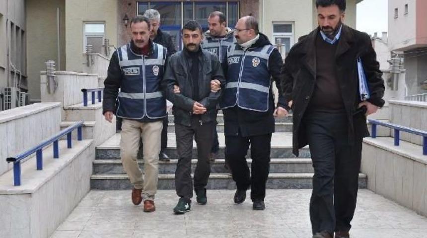 Cezaevinden İzinli &Ccedil;ıkan Genci &Ouml;ld&uuml;ren Teslim Oldu