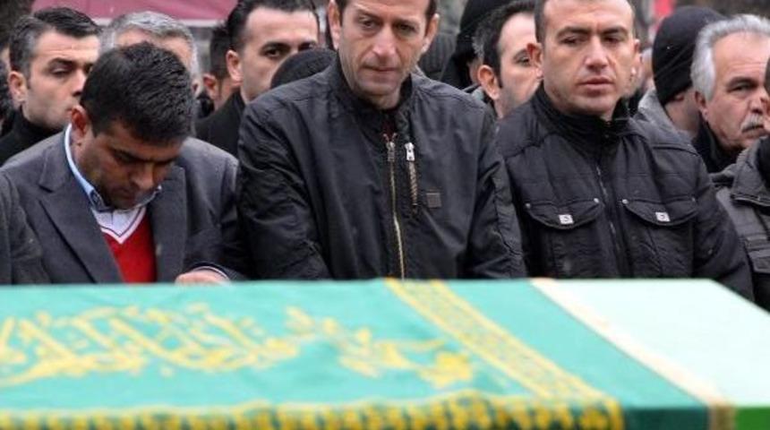 Kayseri&rsquo;De Otomobilin &Ccedil;arptığı Kadın Memur, &Ccedil;alıştığı Hastanede &Ouml;ld&uuml; (2)