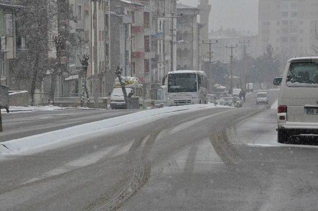 Sivas&rsquo;ta Kar Yağışı Etkili Oluyor 2