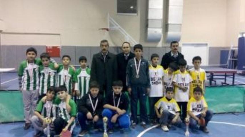 K&uuml;&ccedil;&uuml;klerde Masa Tenisinin Şampiyonları Belli Oldu