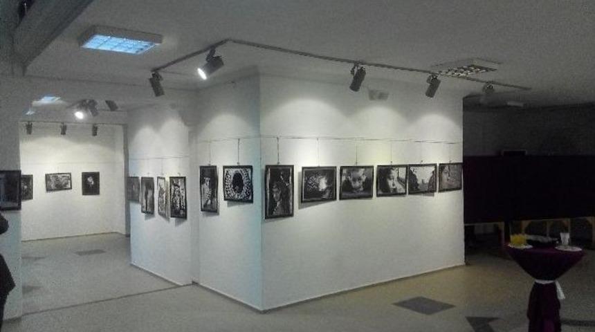 Ayfod&rsquo;tan &rsquo;siyah Beyaz&rsquo; Fotoğraf Sergisi