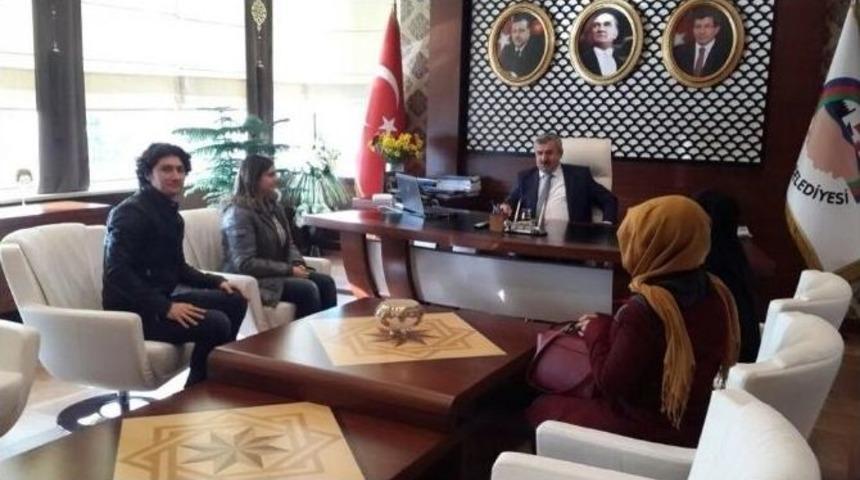 &Uuml;niversite &Ouml;ğrencilerinden Başkan Baran&rsquo;a Teşekk&uuml;r