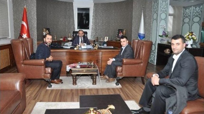 Başkan &Uuml;z&uuml;lmez&rsquo;in Makamı Boş Kalmıyor