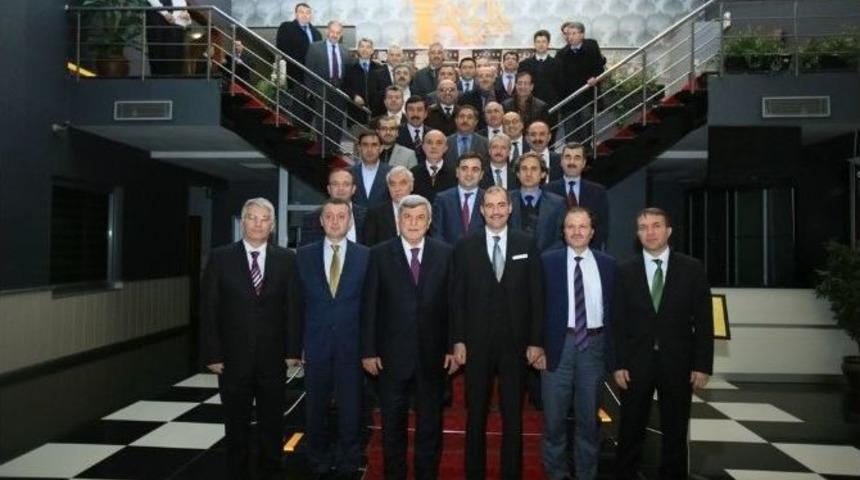 Başkan Karaosmanoğlu, Danıştay &Uuml;yeliğine Se&ccedil;ilen B&uuml;lb&uuml;l&rsquo;e Veda Yemeği Verdi