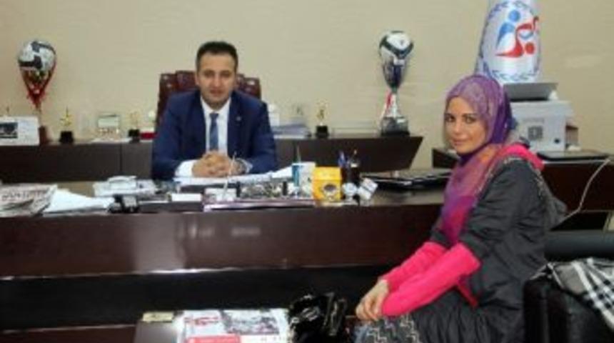 Burcu &Ccedil;etinkaya, Yıldız&rsquo;ı Ziyaret Etti