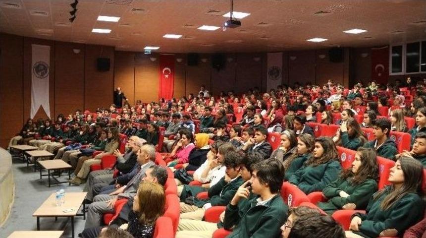 &Ouml;ğrencilere Madde Bağımlılığını &Ouml;nleme Konferansı