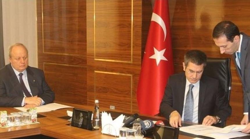 G&uuml;mr&uuml;k Ve Ticaret Bakanı Nurettin Canikli: