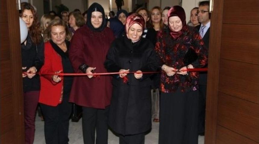 Aksaray&rsquo;da Polis Eşlerinden Gıda Kermesi