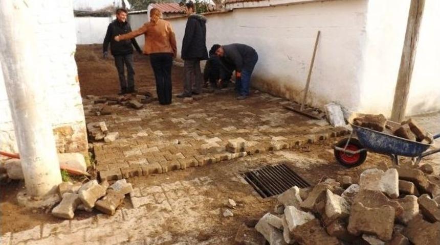 G&ouml;me&ccedil;&rsquo;te Yol Yapım &Ccedil;alışmaları T&uuml;m Hızıyla S&uuml;r&uuml;yor