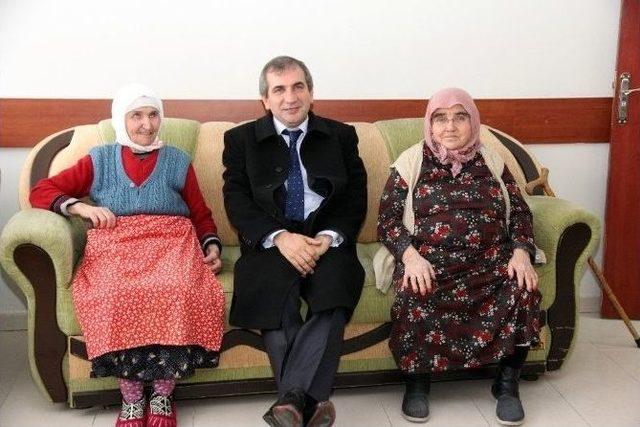 Yozgat Valisi Yazıcı’dan Huzurevine Ziyaret 1