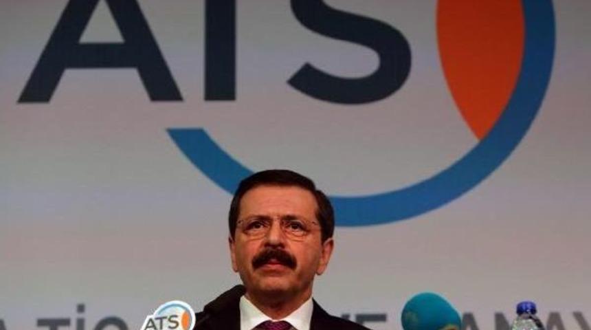 Hisarcıklıoğlu&rsquo;Ndan K&uuml;rs&uuml;ye Y&uuml;r&uuml;yen Kadın Milletvekiline: Helal Olsun, Gurur Duyduk Seninle