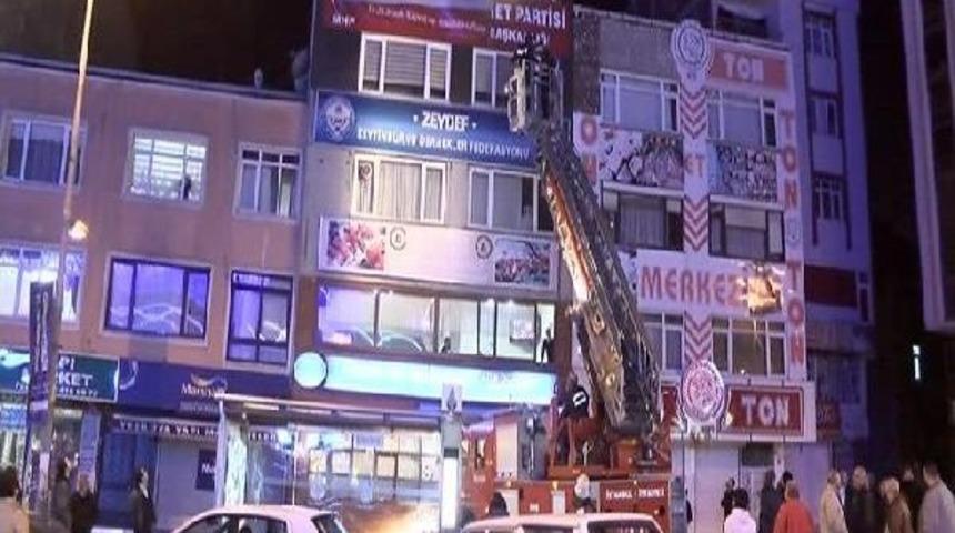 Mhp Binasına Asılan Pankart İndirildi