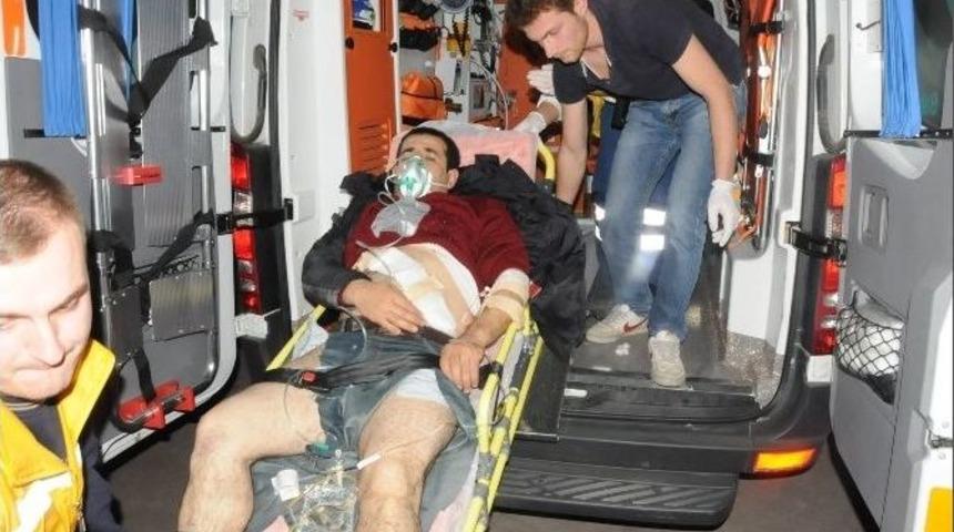 K&ouml;ftecide Silahı Kavga: 2 Yaralı