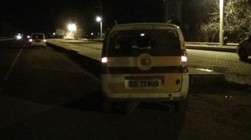 Diyarbakır&rsquo;da Trafik Kazası:2 Yaralı