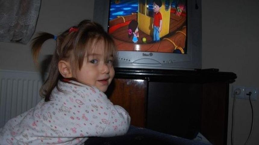 Televizyon, Uygun Mesafeden İzlenmediğinde G&ouml;z&uuml;n D&uuml;şmanı Gibi