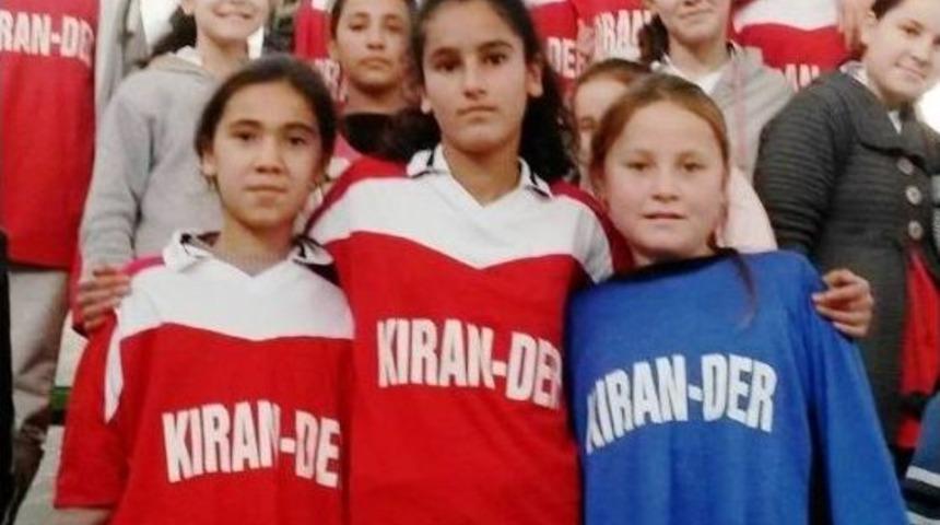 (&ouml;zel Haber) Babalarının Formalarıyla Şampiyon Oldular