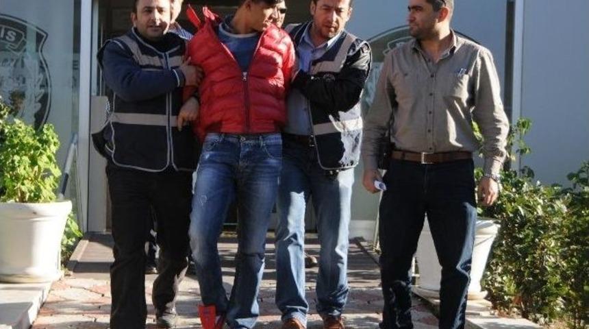 &lsquo;savcıyız&rsquo; Diyerek Kadını Dolandırdılar