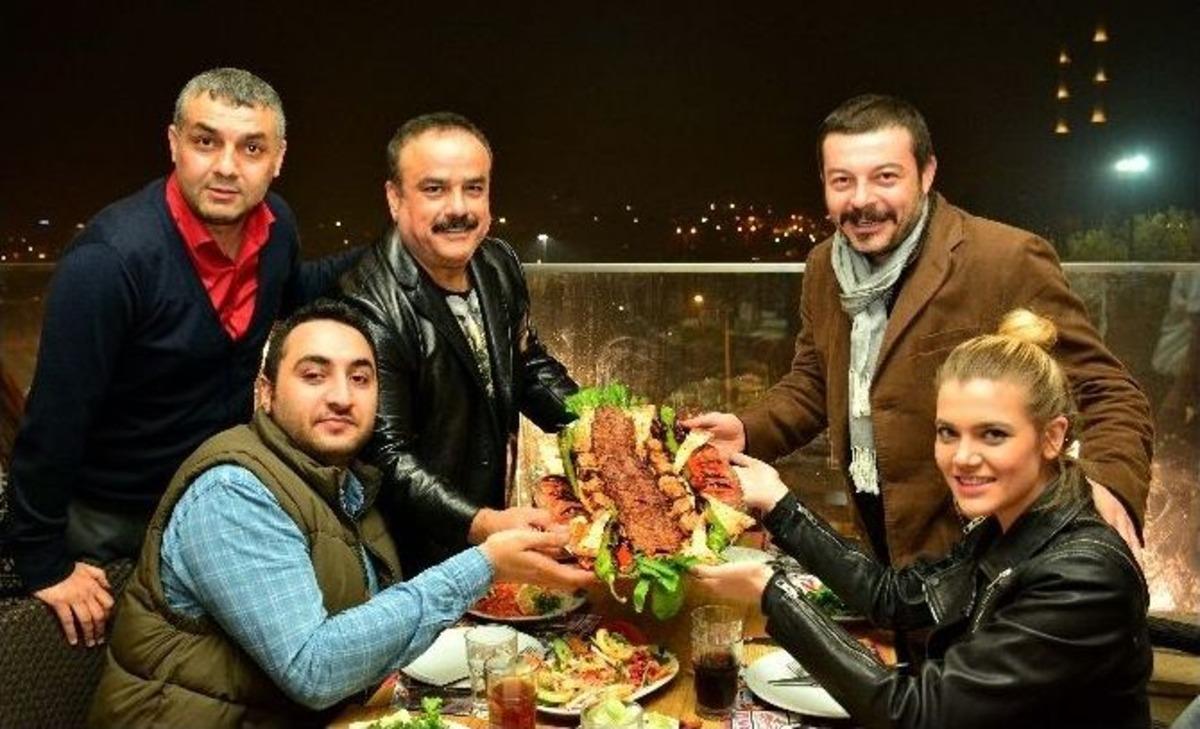 "&ccedil;akallarla Dans: Sıfır Sıkıntı" Yine G&uuml;ld&uuml;rd&uuml;