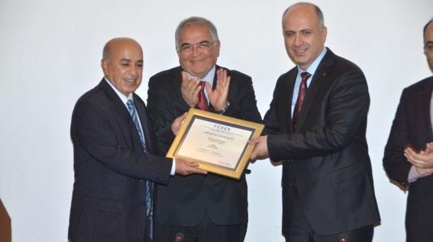 Me&uuml; Kimya B&ouml;l&uuml;m&uuml; Akreditasyon Belgesini Aldı