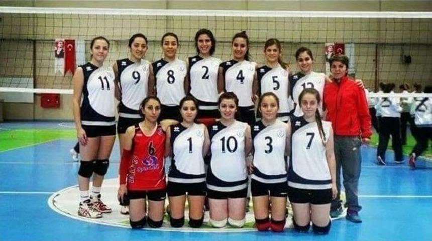 B&uuml; Voleybol Takımı Şampiyon Oldu