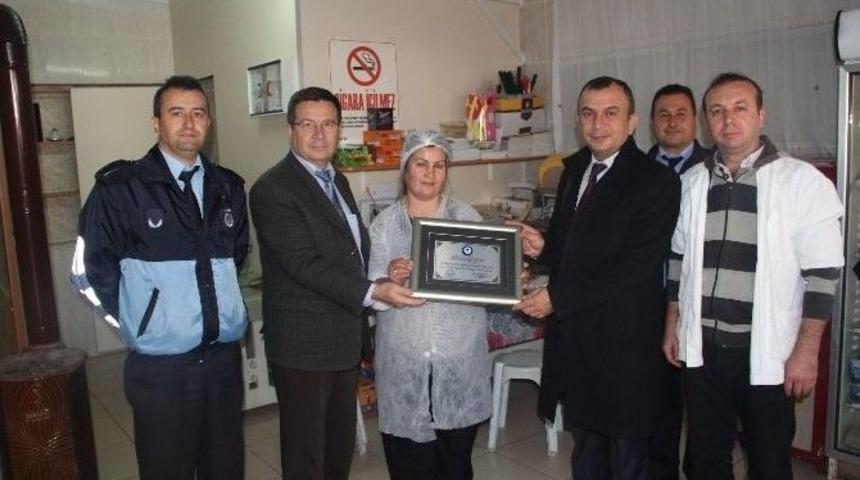 Menderes&rsquo;te Okul Kantinleri Denetleniyor